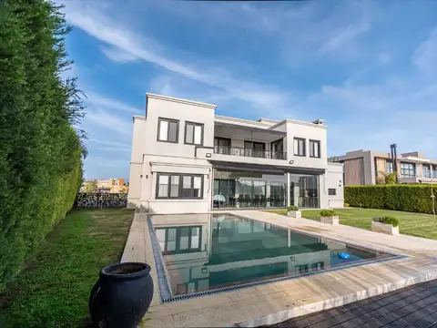 Venta casa las golondrinas 4 ambientes al agua
