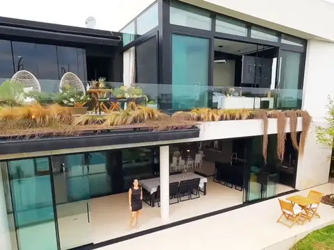 Casa premium con vista a la laguna virazón