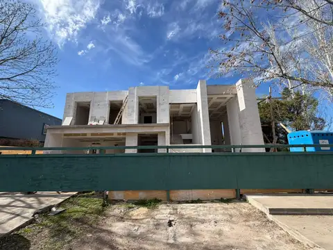 Casa en venta a estrenar en los castores nordelta