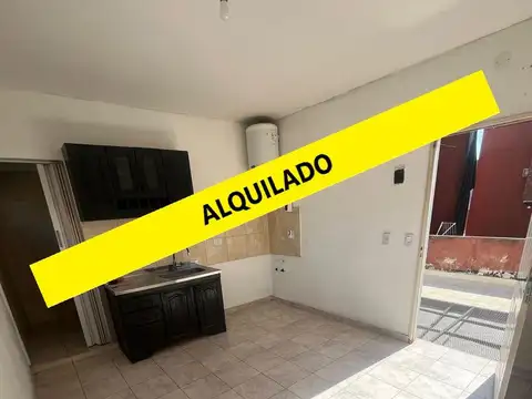 Alquiler departamento 2 ambientes 1er piso con patio- aguero 825 - villa madero