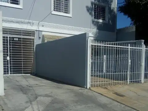 Monoambiente al contrafrente en alquiler - villa tesei