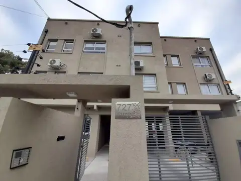 Alquiler monoambiente con cochera desc. ituzaingo