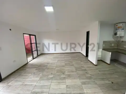 Monoambiente en alquiler con jardin en la plata