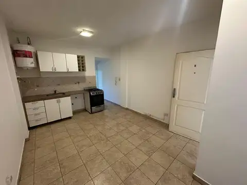 En venta/alquiler oportunidad 2 ambientes con cochera amplia