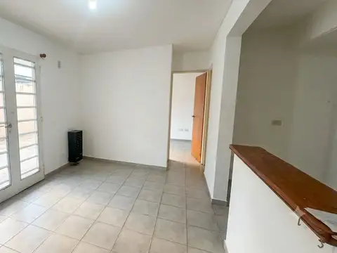 Departamento en pb de un dormitorio y patio