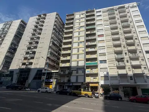 Alquiler 24 meses 2 amb av. colón con lavadero