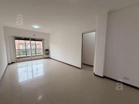 Departamento en alquiler en villa ballester - tres ambientes con cochera - céntrico