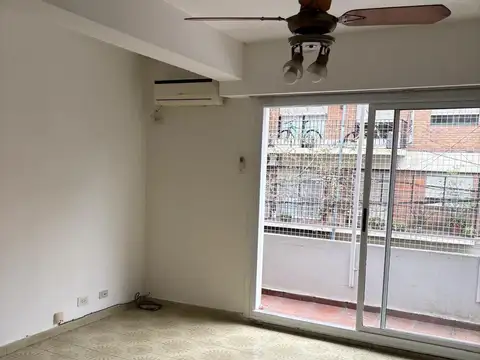 Alquiler dpto 3 ambientes 1piso por escalera florida mitre sin expensas