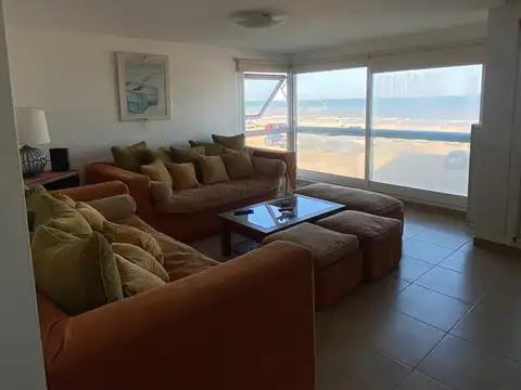 Disponible  excelente 4 ambientes frente al mar en pinamar norte apto para 8 personas. consulte precios en leer más.