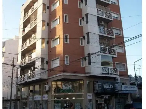 Depto dos amb. fte (apto profesional)  con cochera
