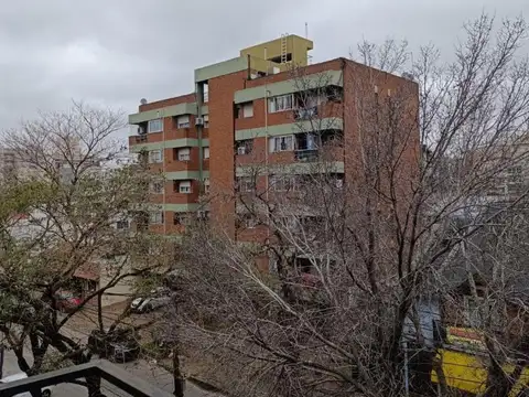 2 ambientes al frente con balcón – morón centro