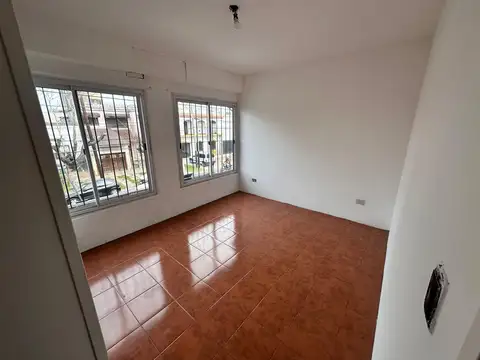 Alquiler depto 2 ambientes bernal