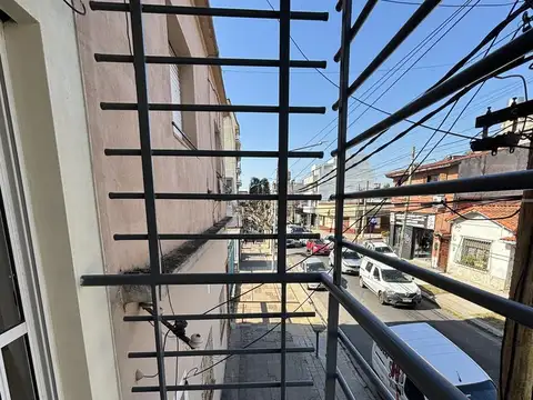 Departamento en alquiler en ramos mejia 2 ambientes con balcon centrico