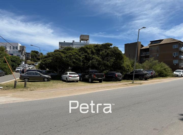 Terreno · 847m²