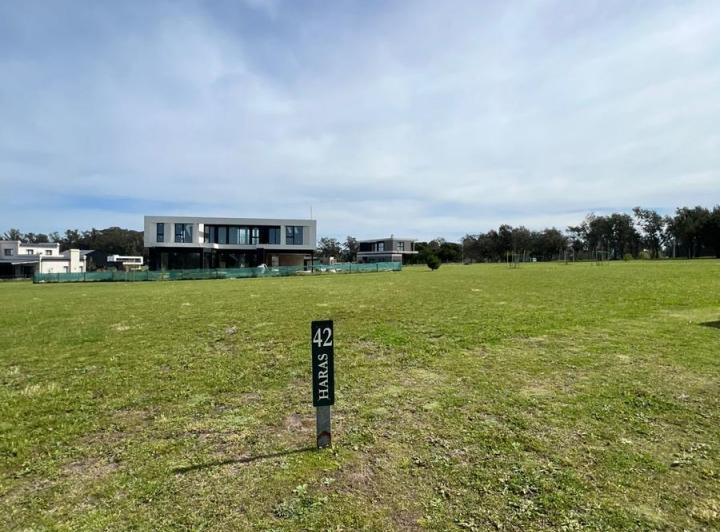 Terreno · 600m²