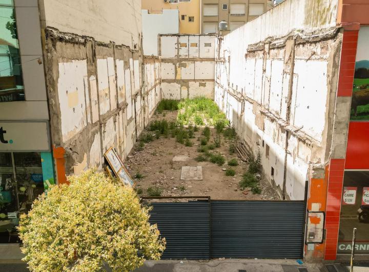 Terreno · 374m²