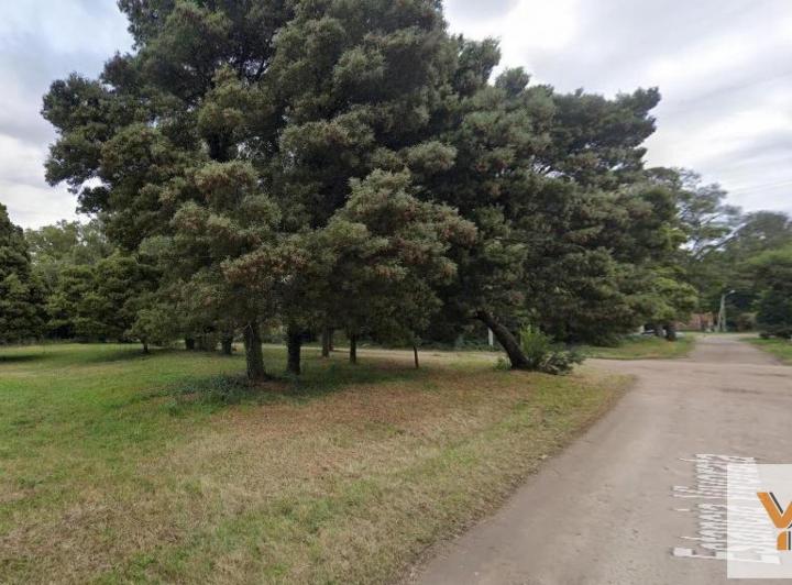 Terreno · 587m²