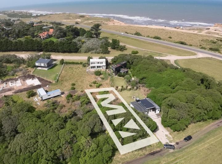 Terreno · 806m²