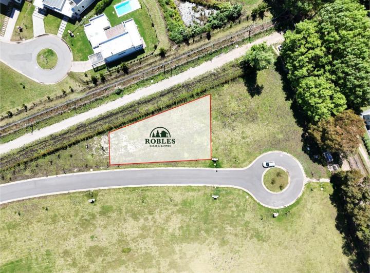 Terreno · 615m²