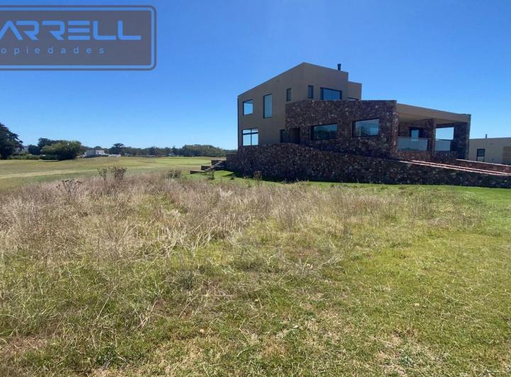 Terreno · 834m²