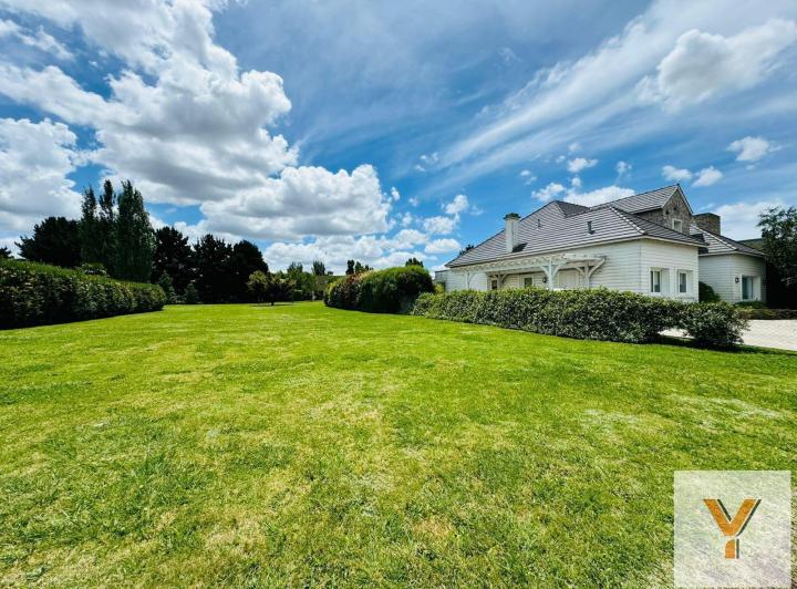 Terreno · 873m²