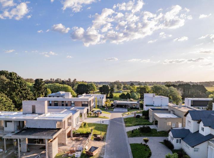 Terreno · 711m²