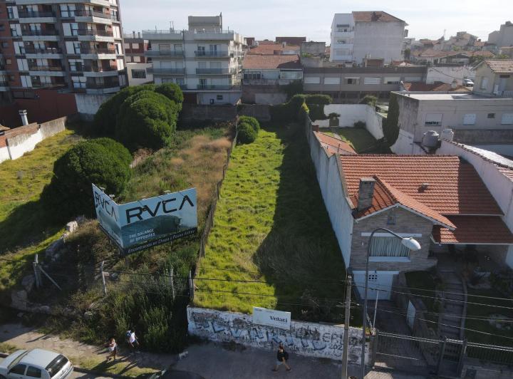 Terreno · 382m²