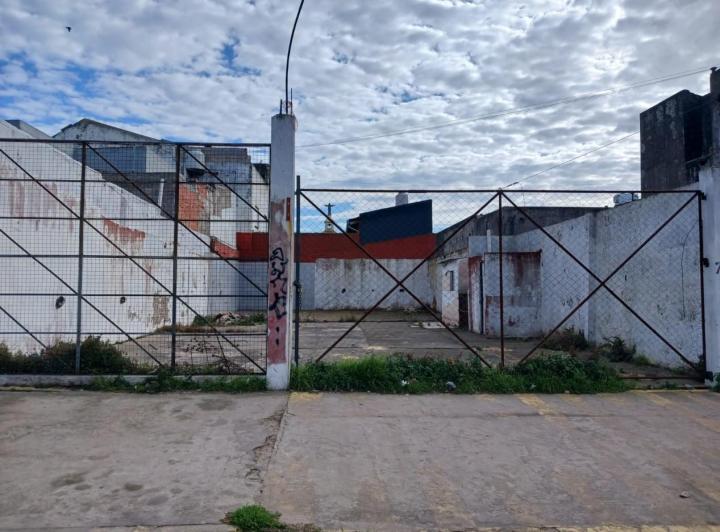 Terreno · 233m²