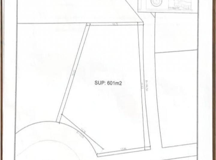 Terreno · 601m²