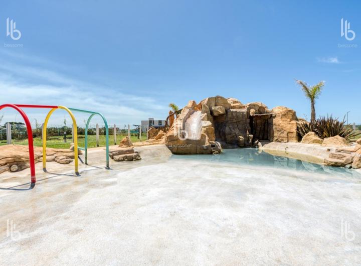 Terreno · 731m² · 1 Ambiente · 1 Cochera