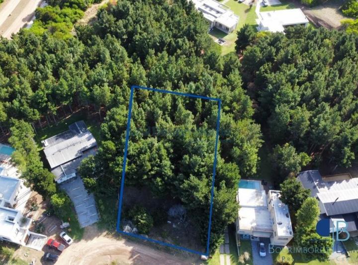 Terreno · 1200m²