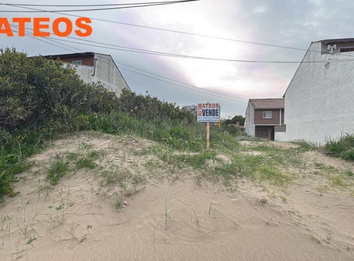 Terreno · 606m²