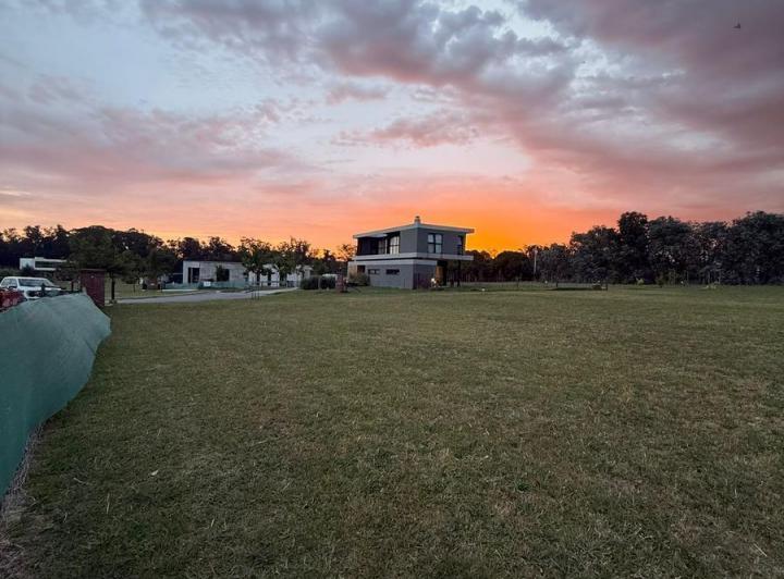 Terreno · 821m²