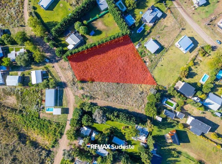 Terreno · 1620m²