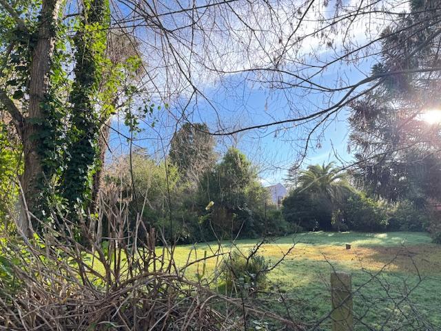 Terreno · 692m²