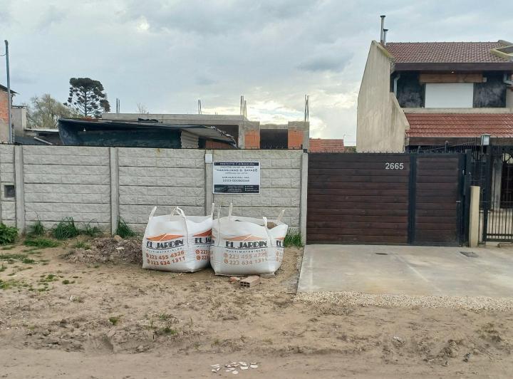 Terreno · 136m²