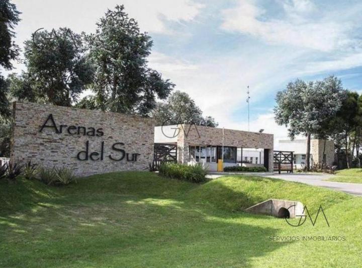 Terreno · 899m²