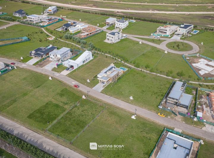 Terreno · 694m²