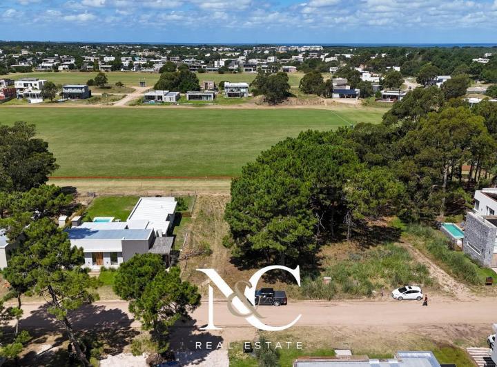Terreno · 880m²