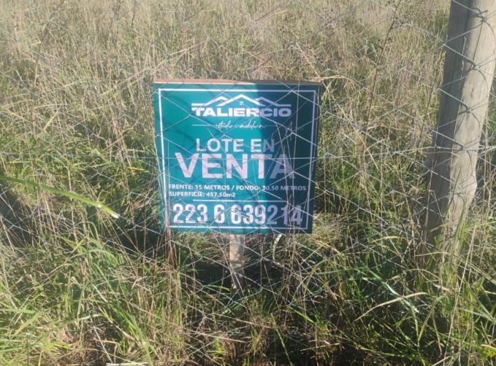 Terreno · 457m²