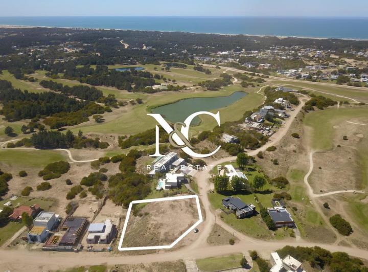Terreno · 1390m²