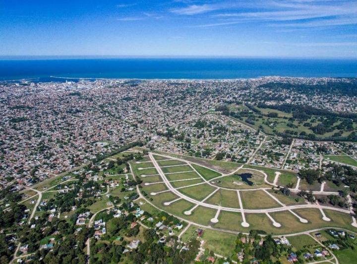 Terreno · 800m² · 1 Ambiente · 1 Cochera