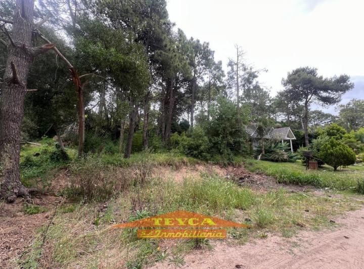 Terreno · 683m²