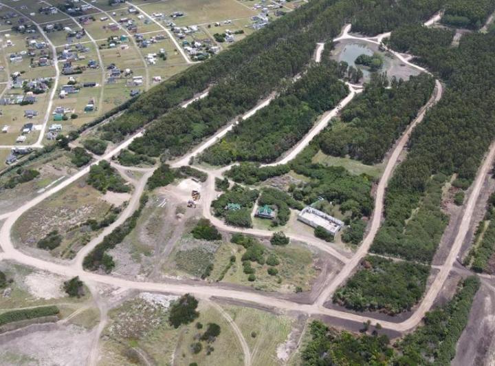 Terreno · 915m²