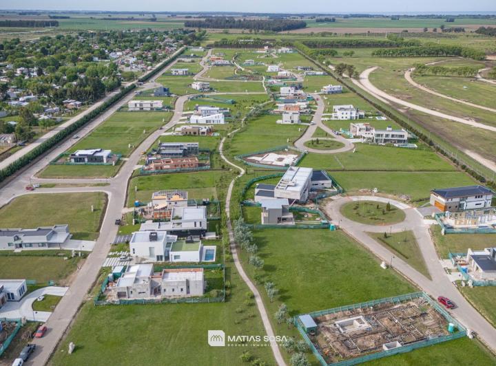 Terreno · 731m²