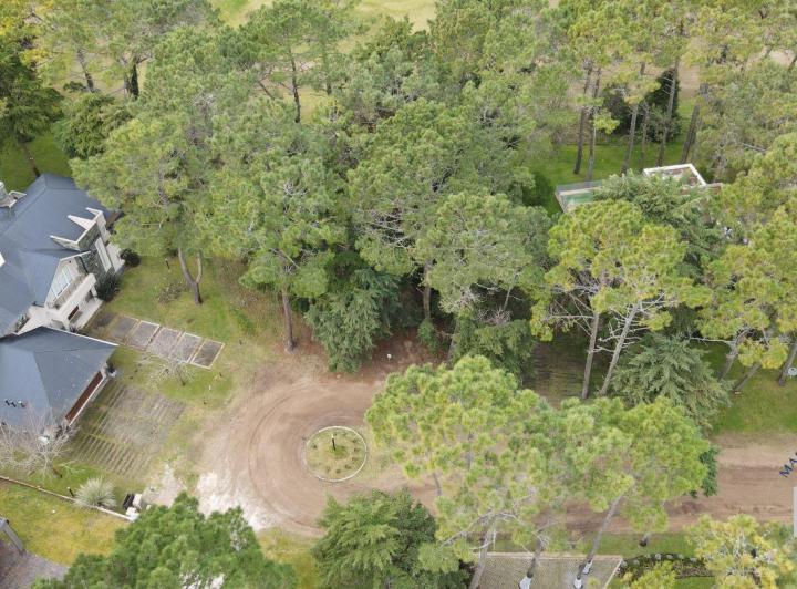 Terreno · 907m²