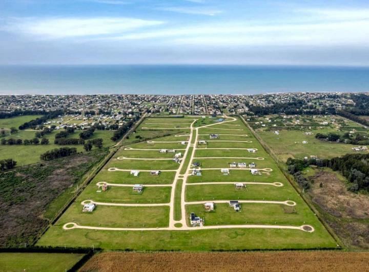 Terreno · 910m²