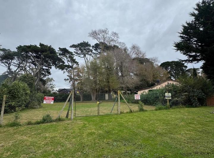 Terreno · 680m²