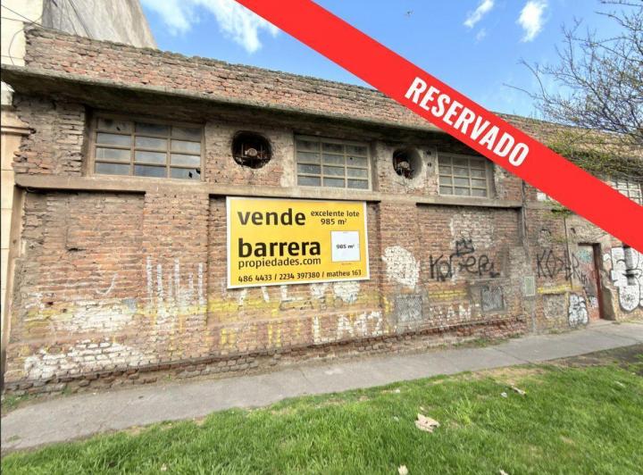 Terreno · 374m²