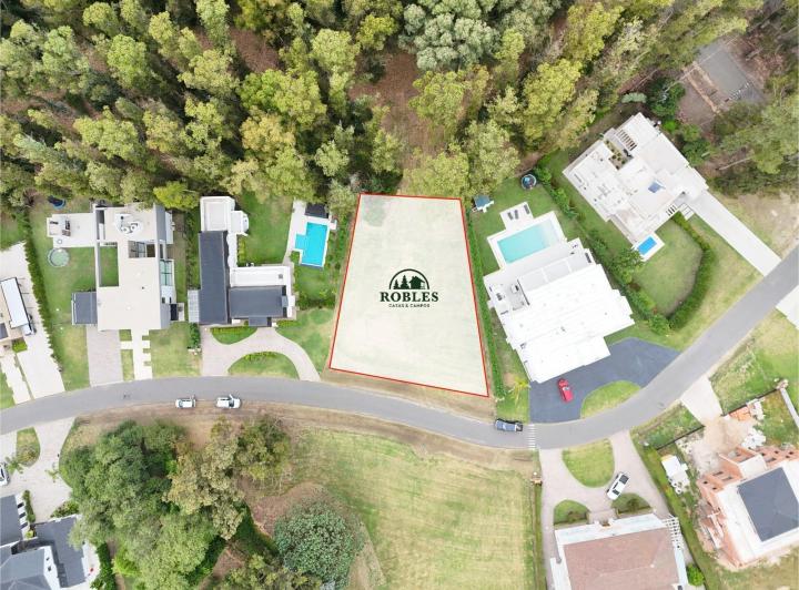 Terreno · 941m²